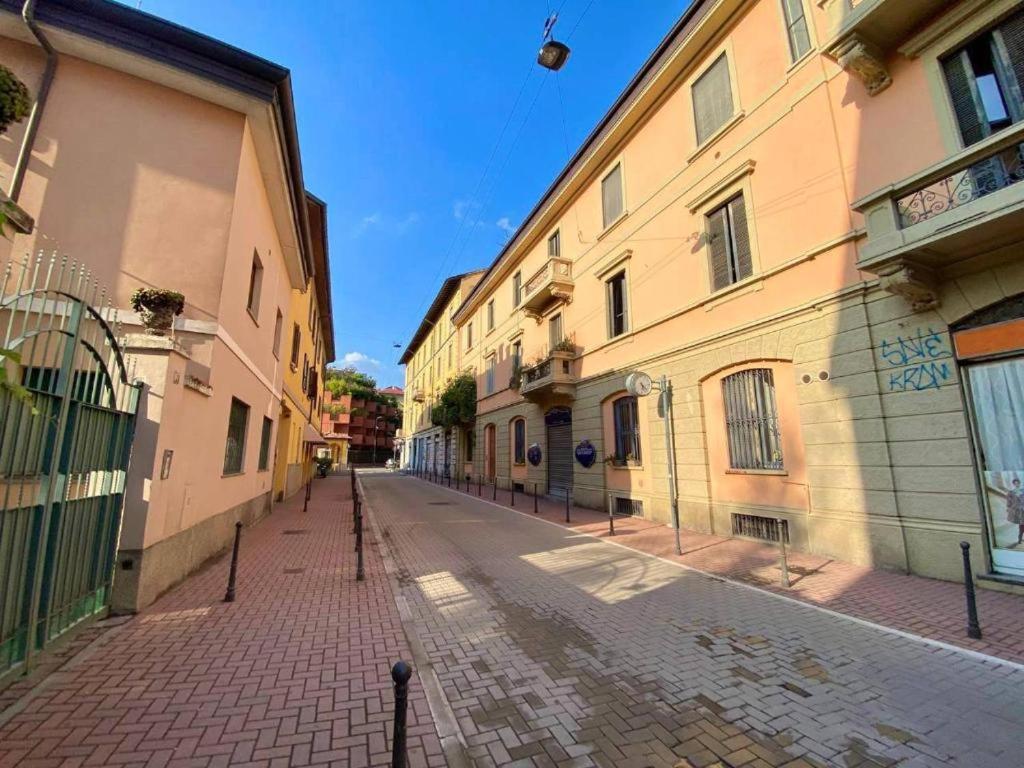 Conte Rosso House, Con Doppia Terrazza In Coorte Tranquilla A Due Passi Da Stazione E Metropolitana Lambrate Apartment Milano Exterior foto