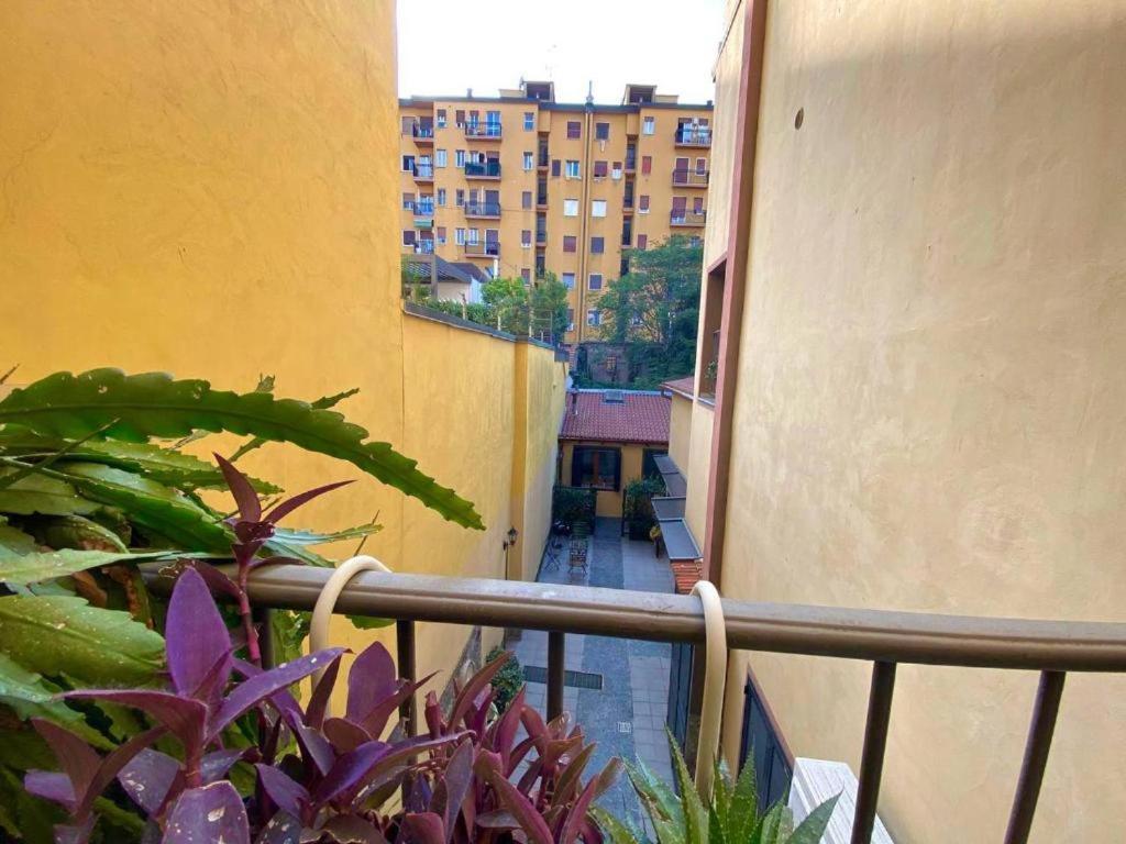 Conte Rosso House, Con Doppia Terrazza In Coorte Tranquilla A Due Passi Da Stazione E Metropolitana Lambrate Apartment Milano Exterior foto
